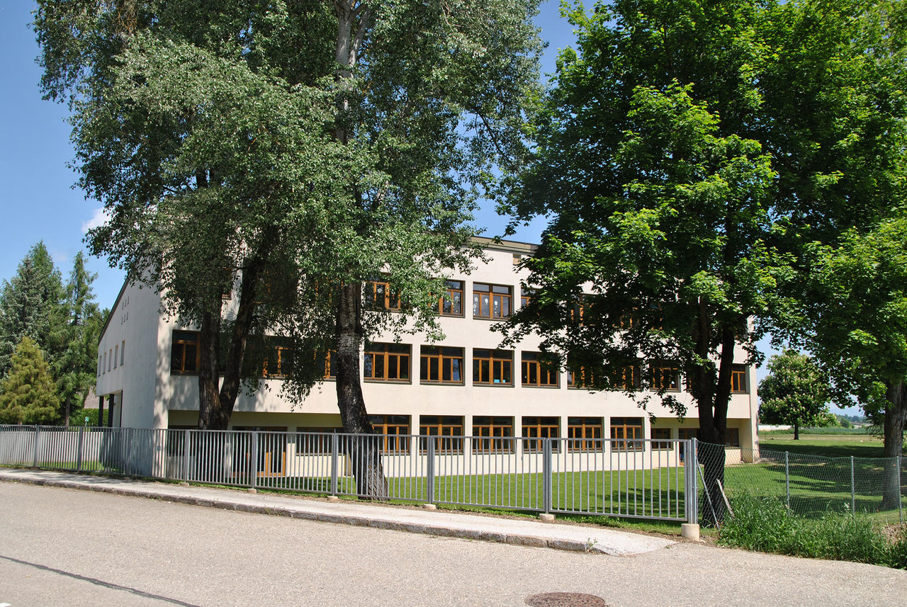 Clemens Holzmeister Schule